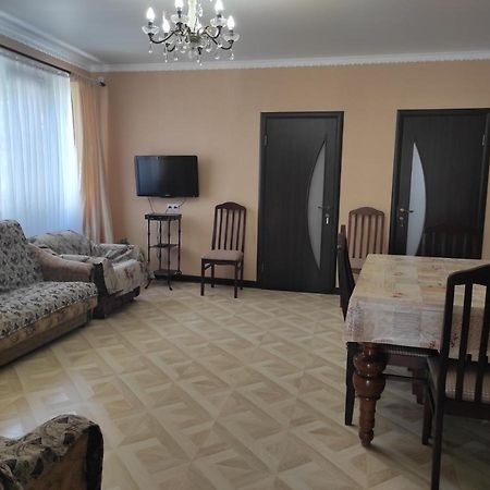 Гостевой Дом Лума Hotel Sukhumi Exterior photo